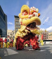 532px-chinese-new-year-lion-dance.jpg
